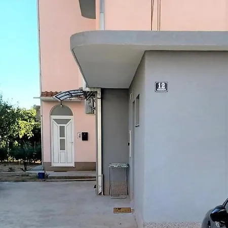 Apartment Neva Split With Free Private Parking Space Exterior photo