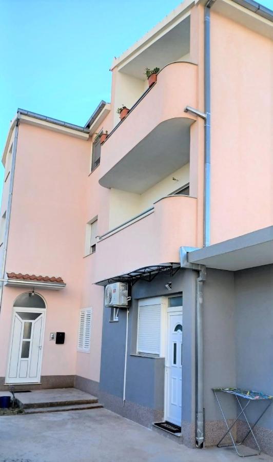 Apartman Neva With Free Private Parking Space