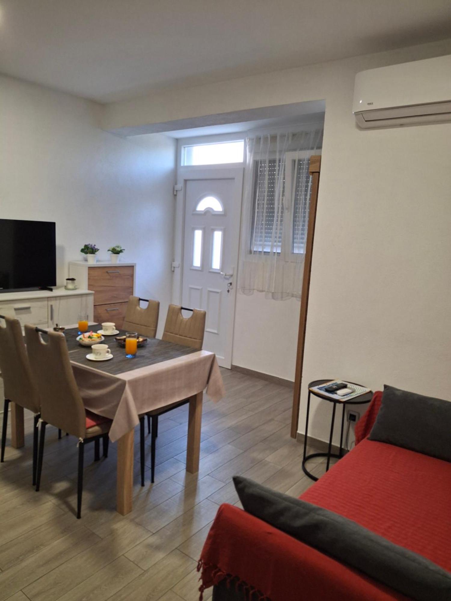 Apartman Neva With Free Private Parking Space